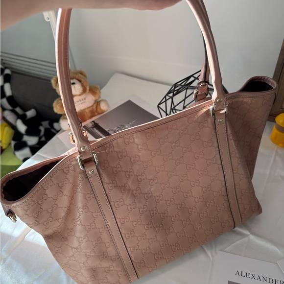 Gucci Pink Embossed GG Leather Tote - Picture 5 of 14